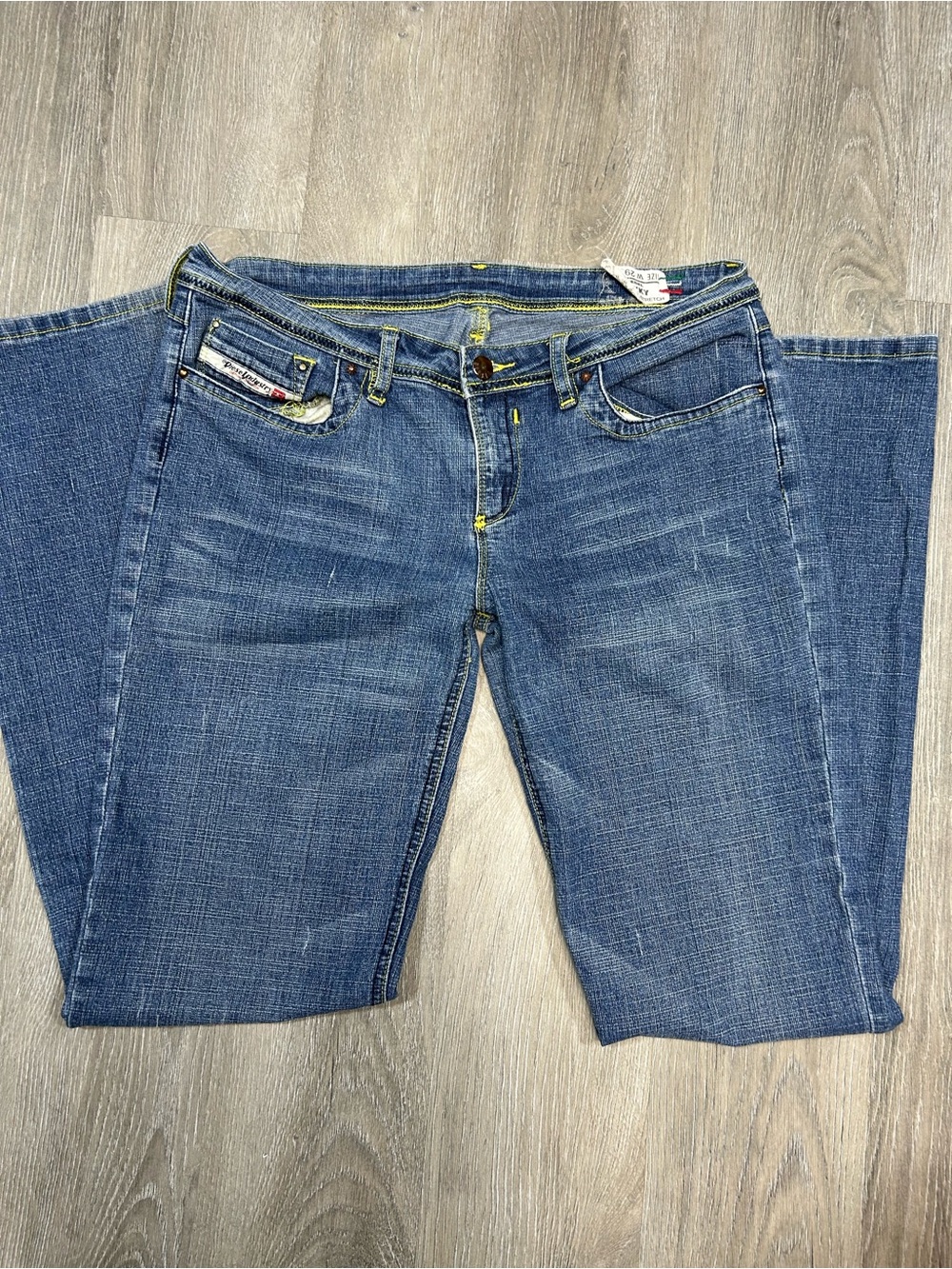 Y2K Women's Diesel Stretch Low Rise Denim 
Lowky Style
Size 29W 33L